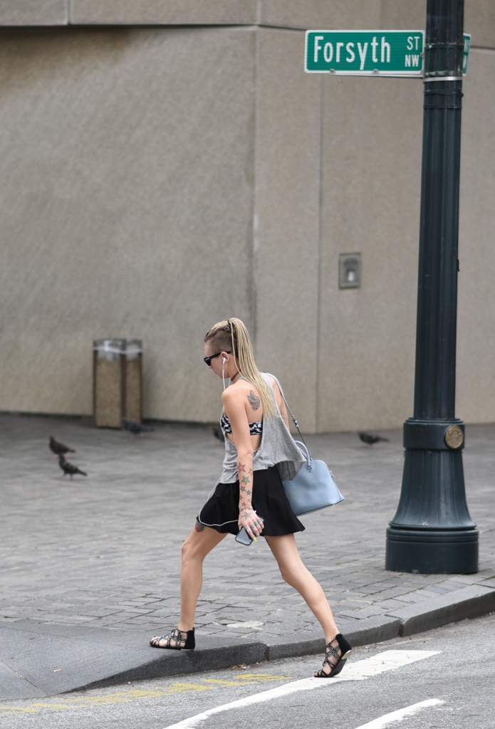 梅勒迪斯(Meredith + Howard)+-+ Downtown + Girl.jpg