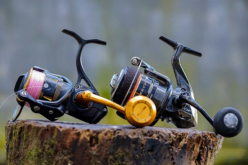 Penn Slammer III 3500 (L), Shimano 4000 size (R)