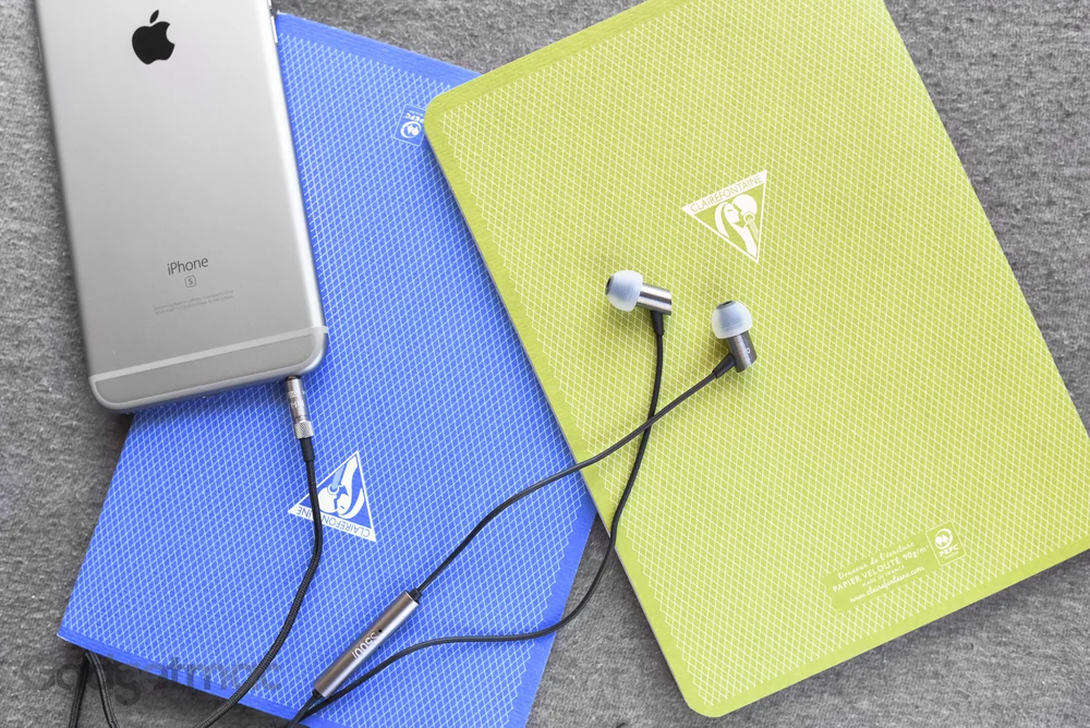 rha-s500i-aluminum-in-ear-headphones.jpg