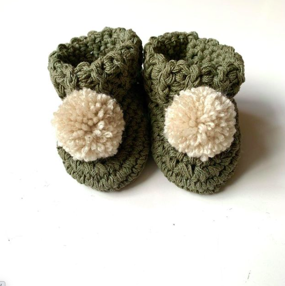 baby pom pom booties