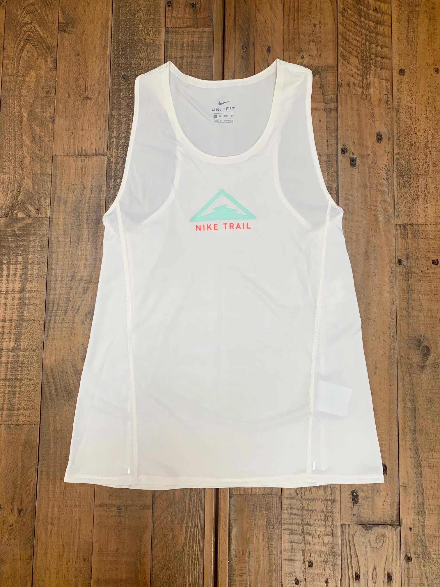 nike trail tank