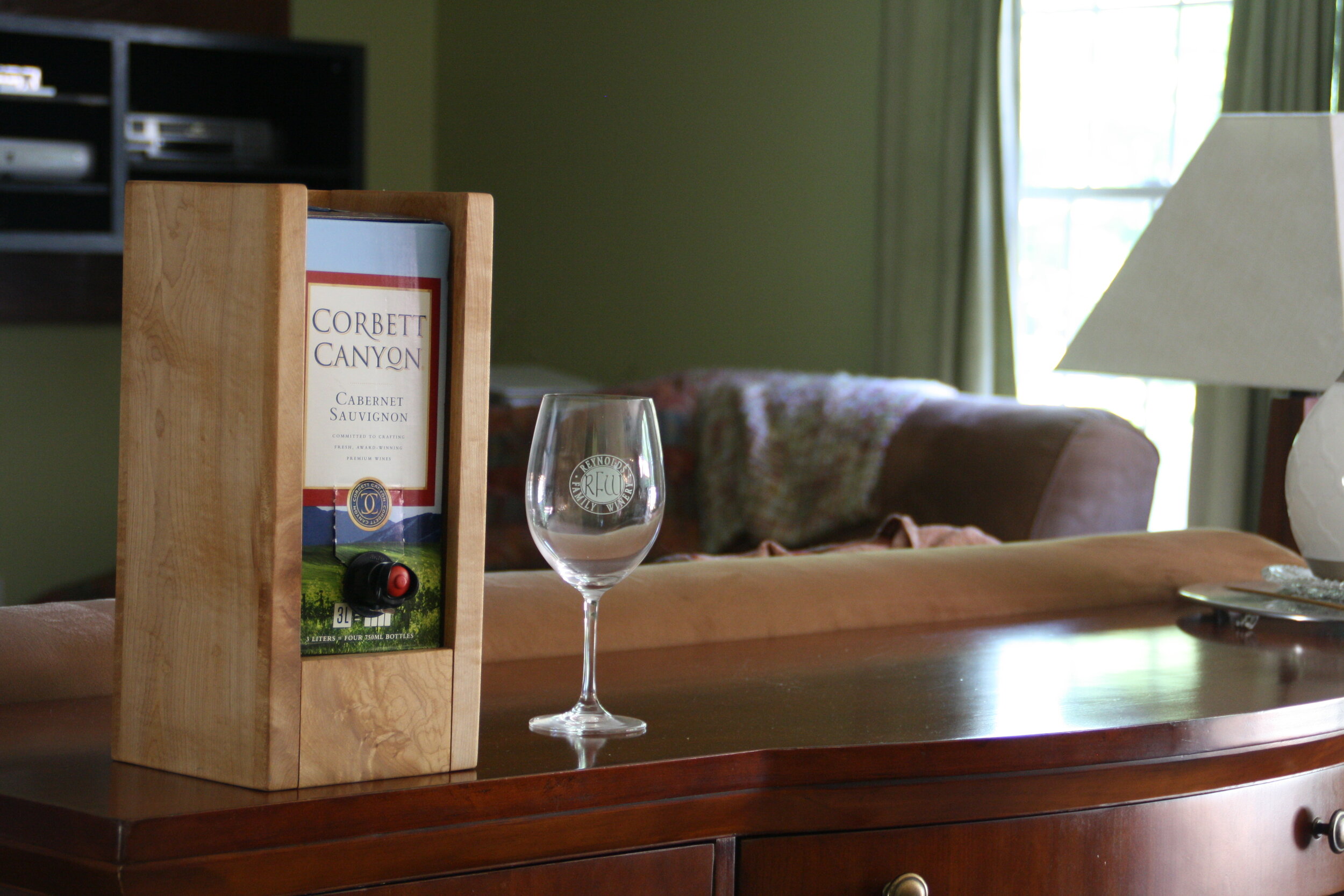 Wood Wine Box Holder - Wine Box Stand - Kitchen Wine Box Cover - 3L Wine  Box Dispenser — Rusticcraft Designs