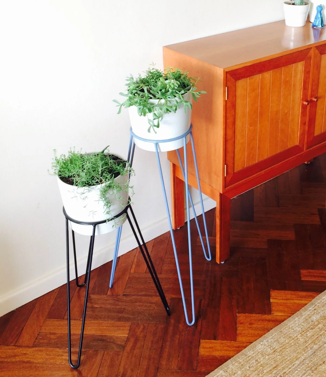 hairpin stand