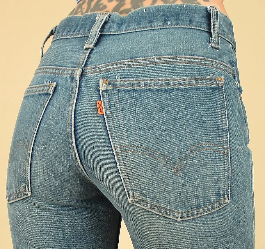 levi bell bottom jeans