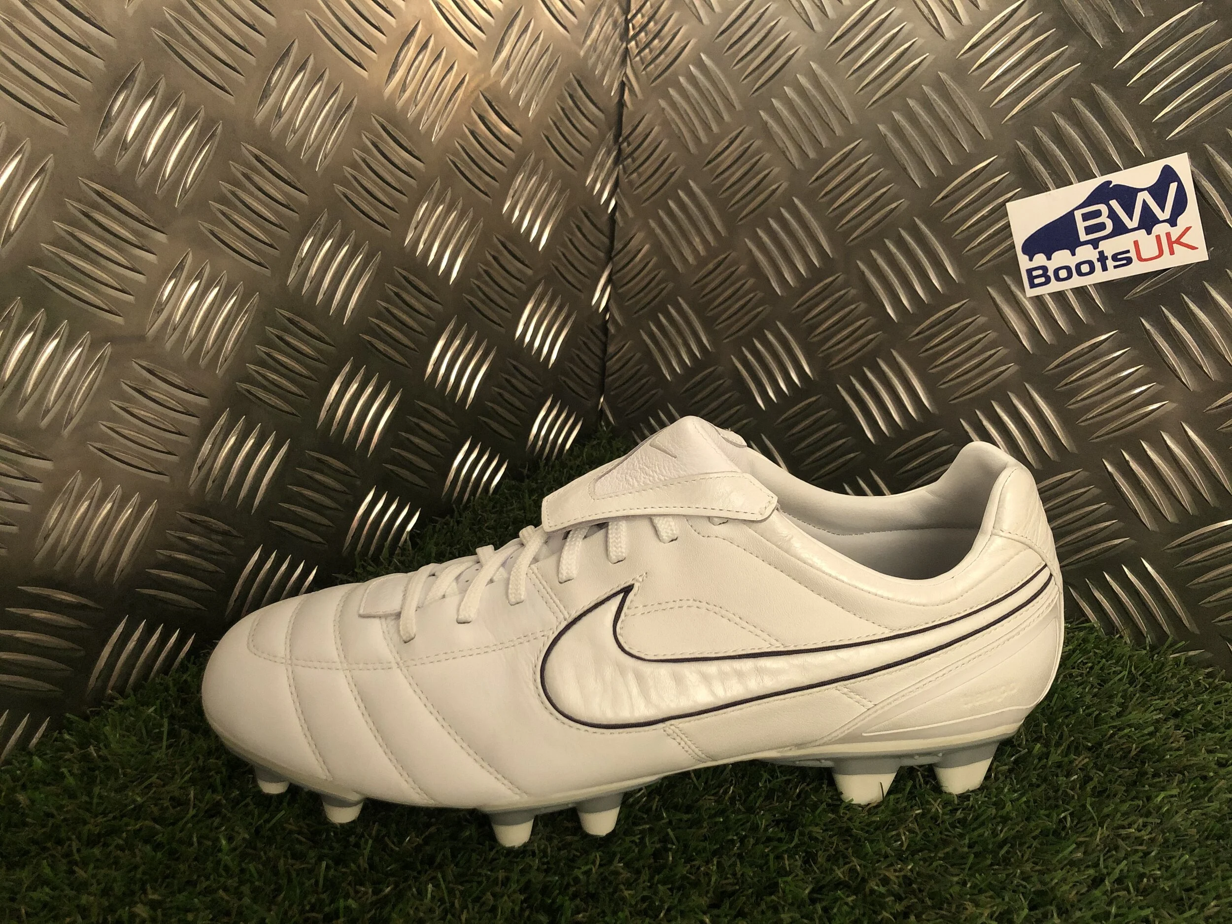 nike tiempo legend 2