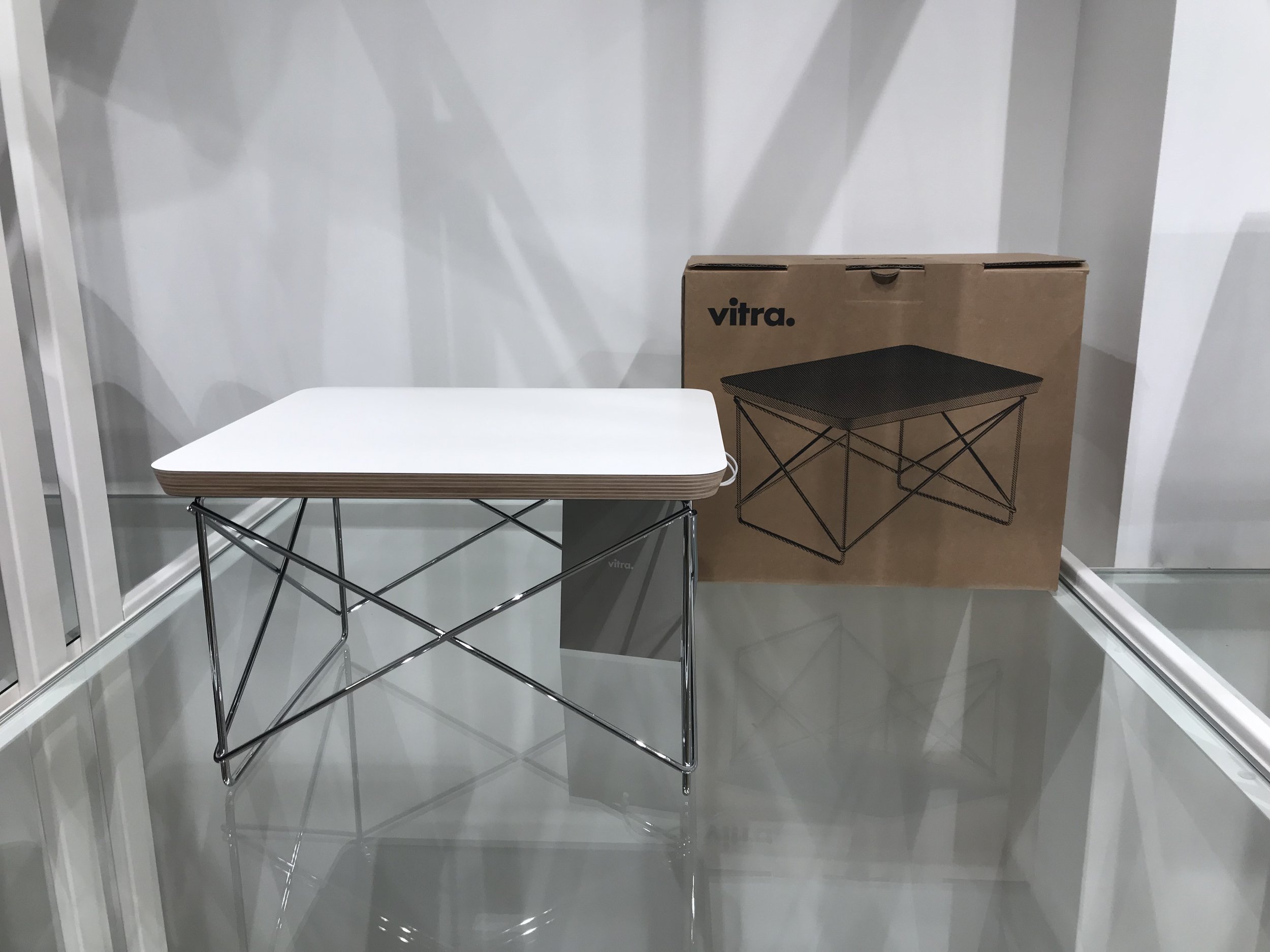 Vitra LTR Occasional Table Eames HPL weiss Chrom, Neu — furniture20life