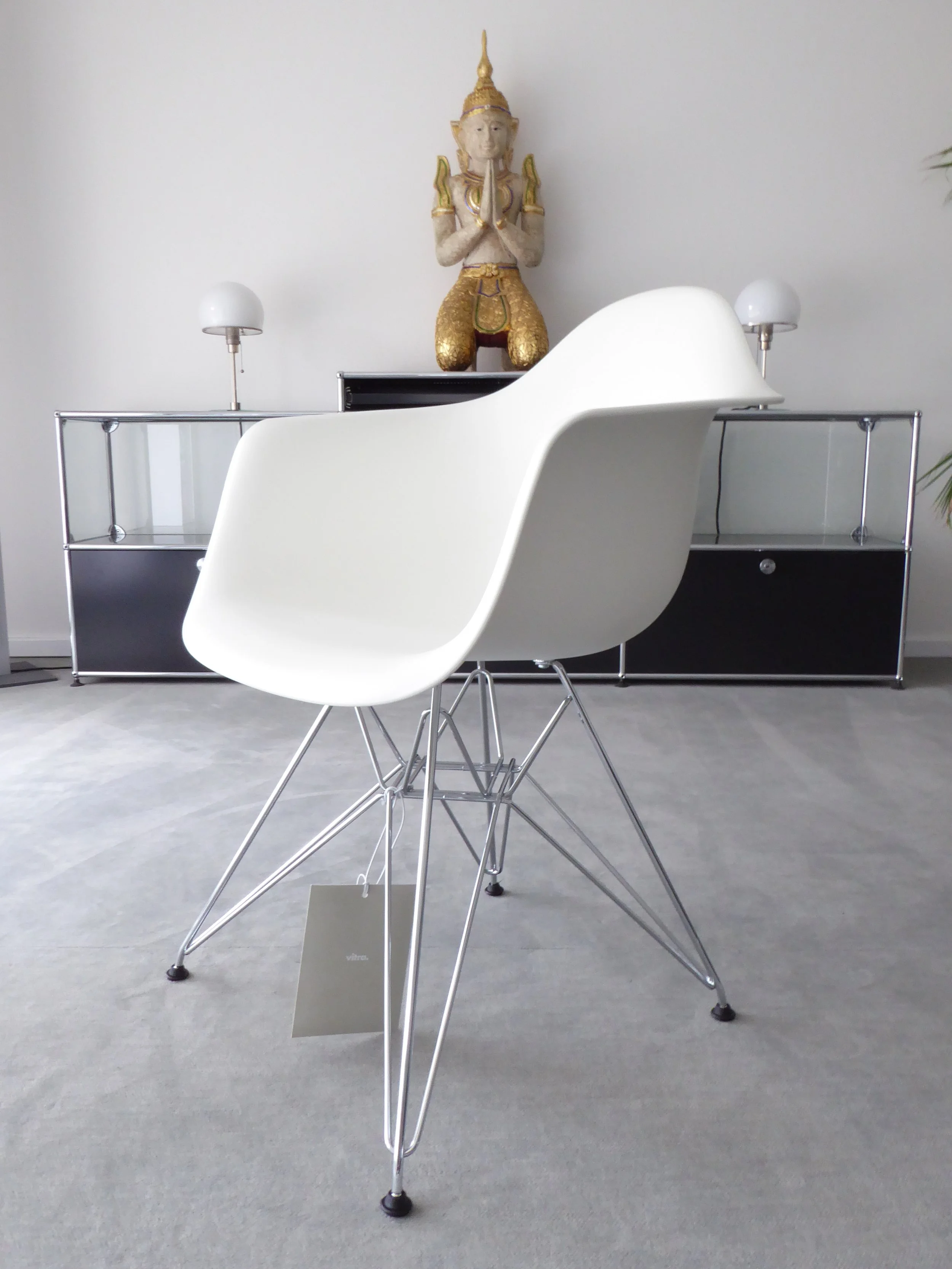 Dar chair eames discount