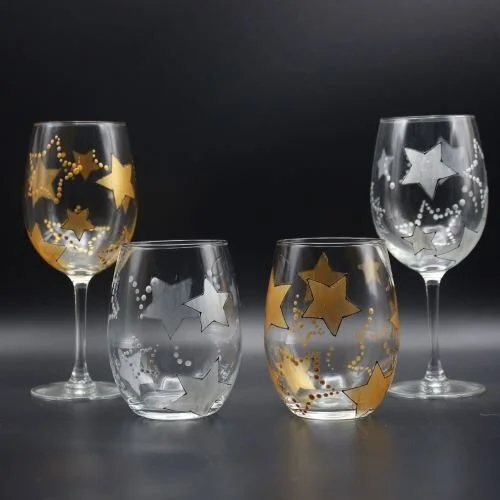 http://images.squarespace-cdn.com/content/v1/5570dc78e4b0bbe8e5cab3d0/1586648244500-2W7SR3AIFSE0575VZSWO/metallic_stars_wine_glass_set.JPG