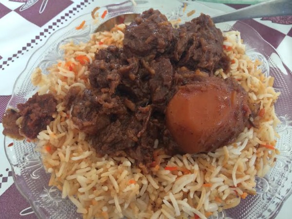 传统的Biliani(不同于普通的pilau)和牛肉……真美味!