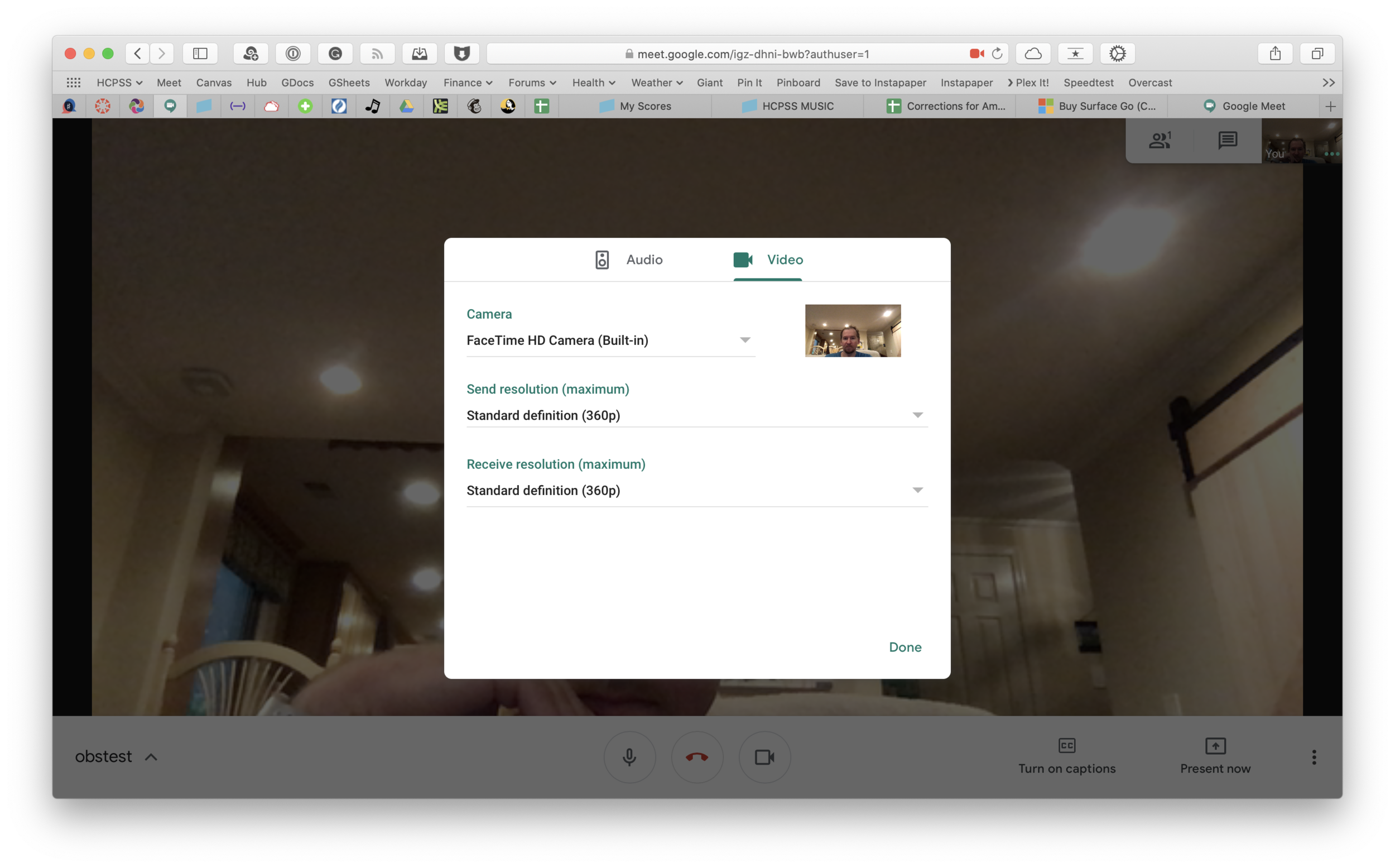 在Google Meet,Zoom或Microsoft Teams中,您可以将视频源从内置摄像机更改为OBS虚拟摄像机。
