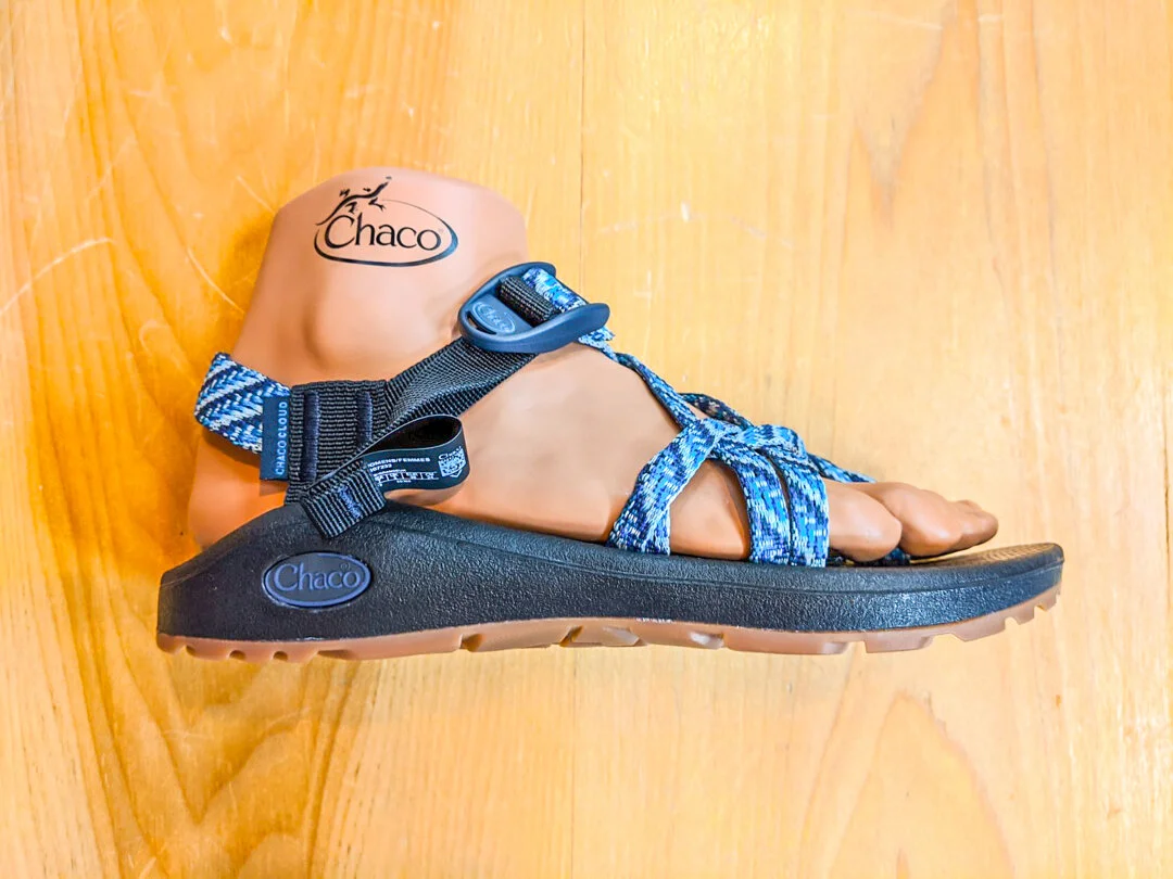 pivot navy chacos