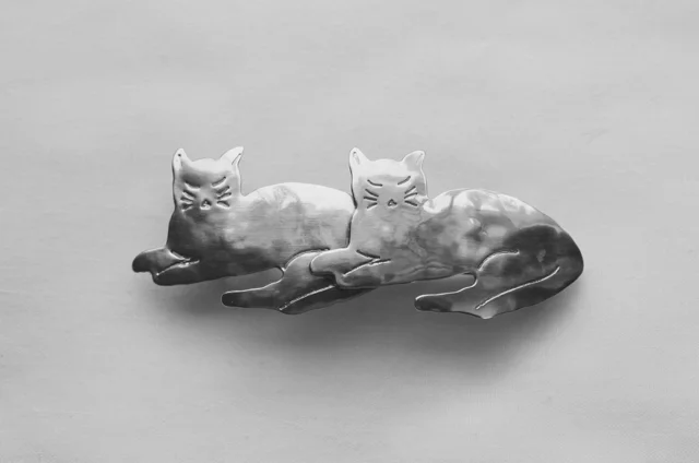 cat barrette