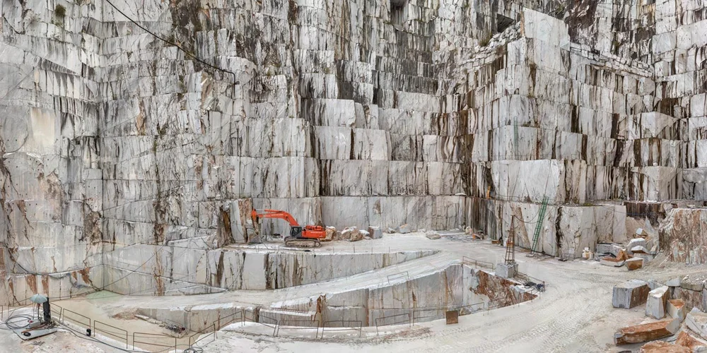 Edward Burtynsky, Carrara Marble Quarries, Cava di Canalgrande #2, Carrara, Italy 2016. photo © Edward Burtynsky, courtesy Admira Photography, Milan / Nicholas Metivier Gallery, Toronto