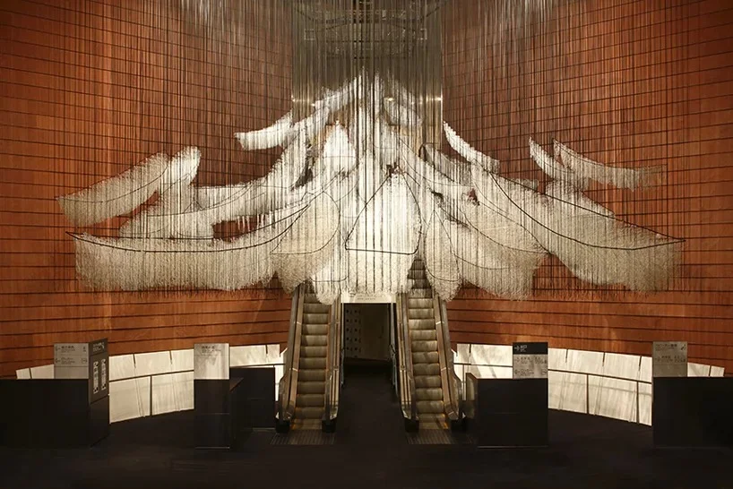 where are we going? | 2017/2019 | white wool, wire, rope | dimensions variable. courtesy: galerie templon, paris/brussels. photo by kioku keizo, courtesy of mori art museum, tokyo