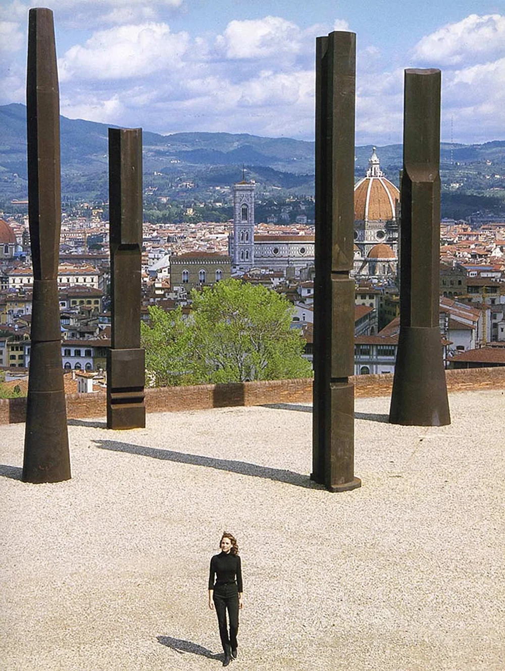 Beverly Pepper, THE TODI COLUMNS, 2018, ferro h 12 metri.