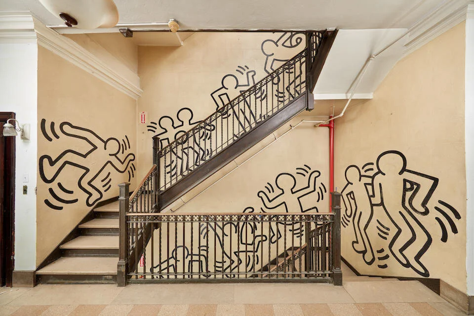 Keith Haring, Untitled (The Grace House Mural) , Grace House, ca. 1983-1984. Est. $ 3 milioni - $ 5 milioni. Foto di Tom Powel Imaging. Courtesy Bonhams .