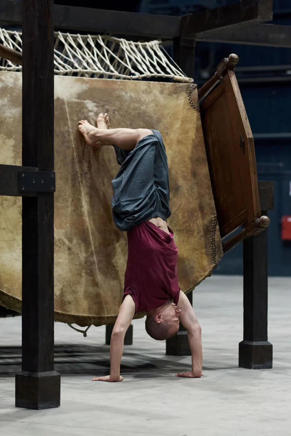 Chen Zhen . Jue Chang, Dancing Body – Drumming Mind (The Last Song), 2000 Veduta dell’installazione e performance, Pirelli HangarBicocca, Milano, 2020 PINAULT COLLECTION © ADAGP, Parigi Courtesy Pirelli HangarBicocca, Milano Foto: Francesco Margaroli