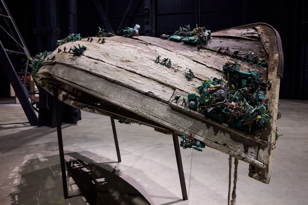 Chen Zhen Six Roots Enfance / Garçon - Childhood / Boy, 2000 (dettaglio) Veduta dell’installazione, Pirelli HangarBicocca, Milano, 2020 © ADAGP, Parigi Courtesy Pirelli HangarBicocca, Milano, e GALLERIA CONTINUA Foto: Agostino Osio
