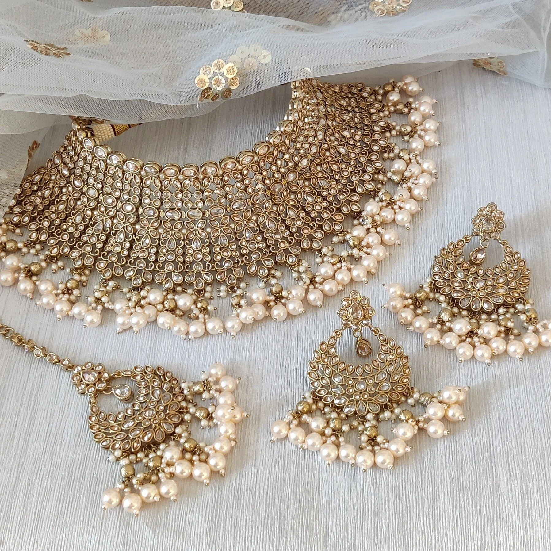 Brides in kundan jewellery best sale