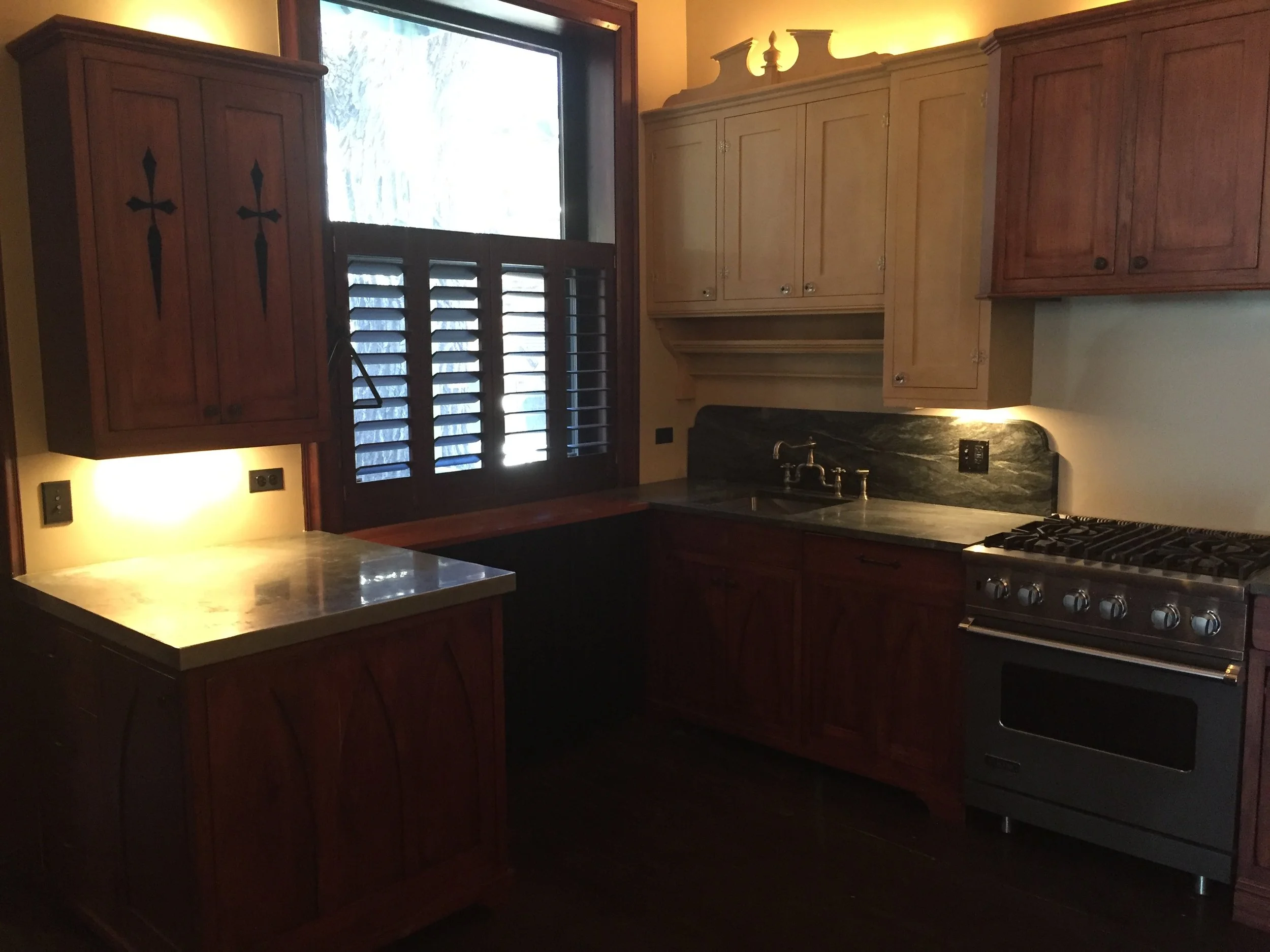 Gorgeous Custom Wood Antique Look Kitchen Cabinets Miele
