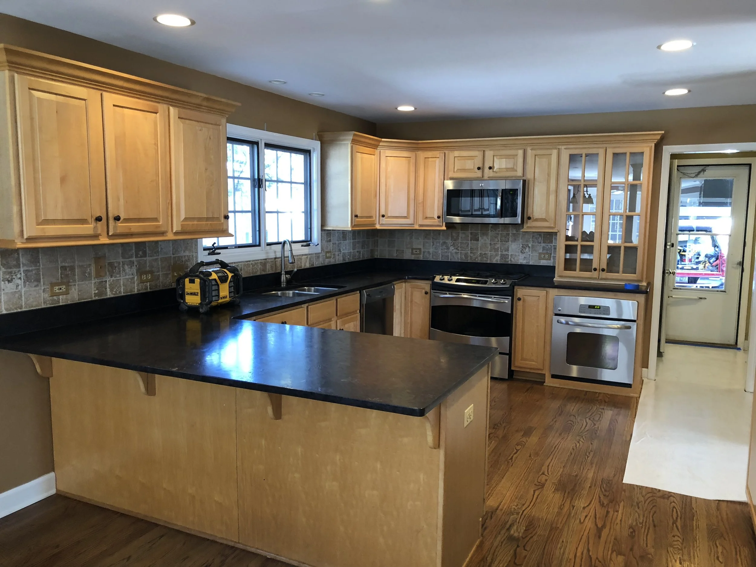 Beautiful Full Wood Kitchen Soapstone Counters Pantry Stainless