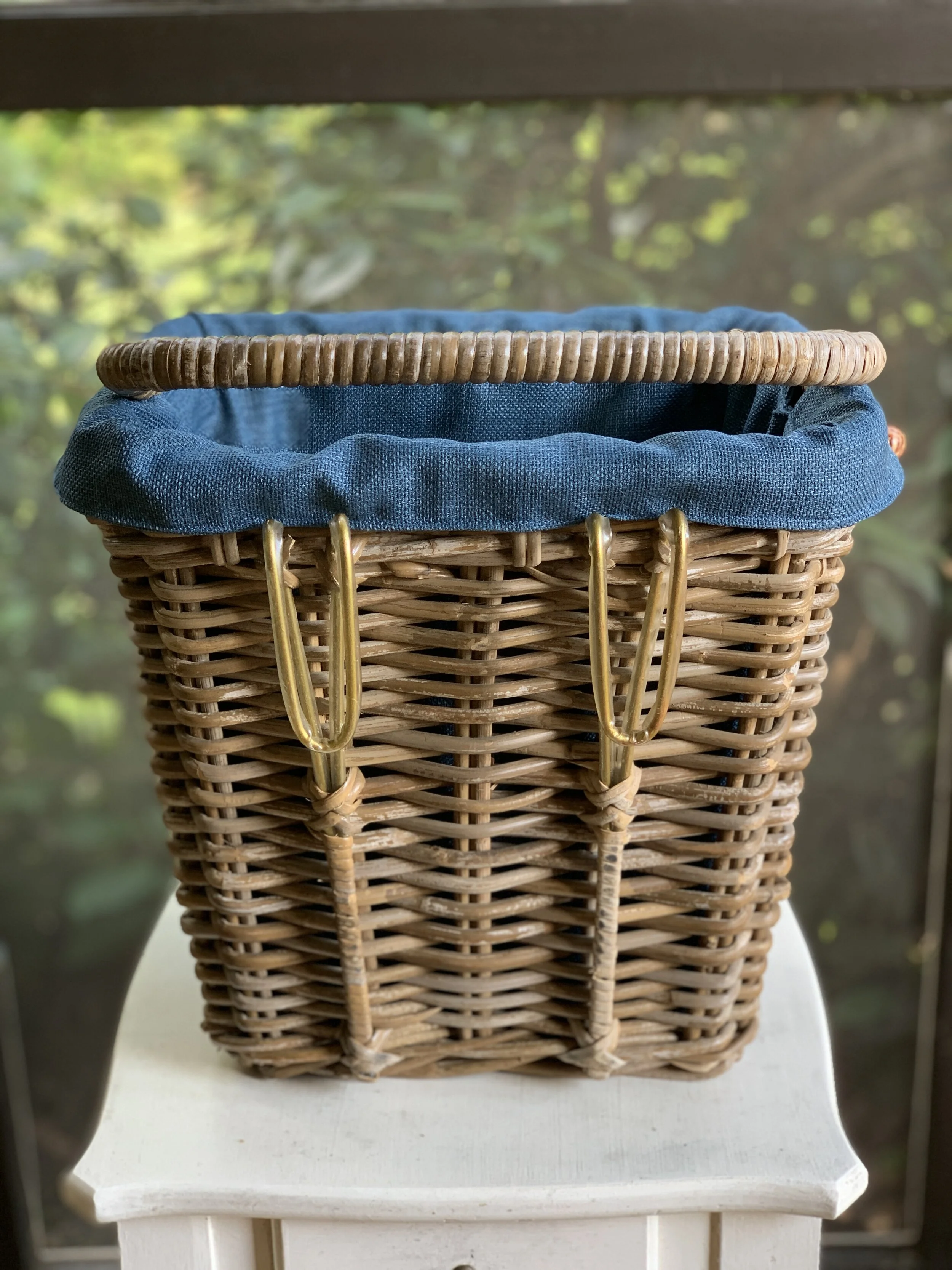 wicker pannier
