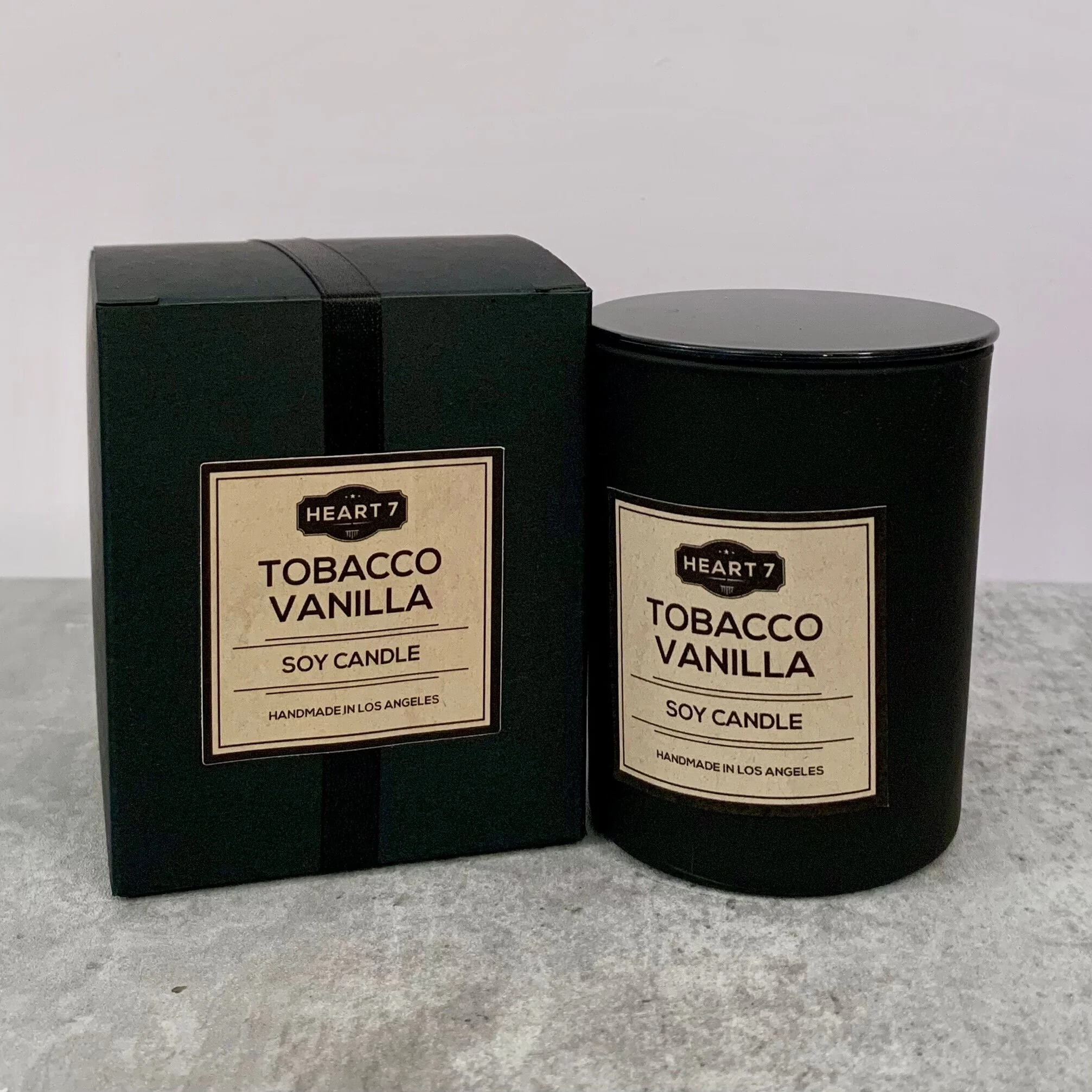 TOBACCO AND VANILLA HEART CANDLE TOBACCO AND VANILLA HEART CANDLE