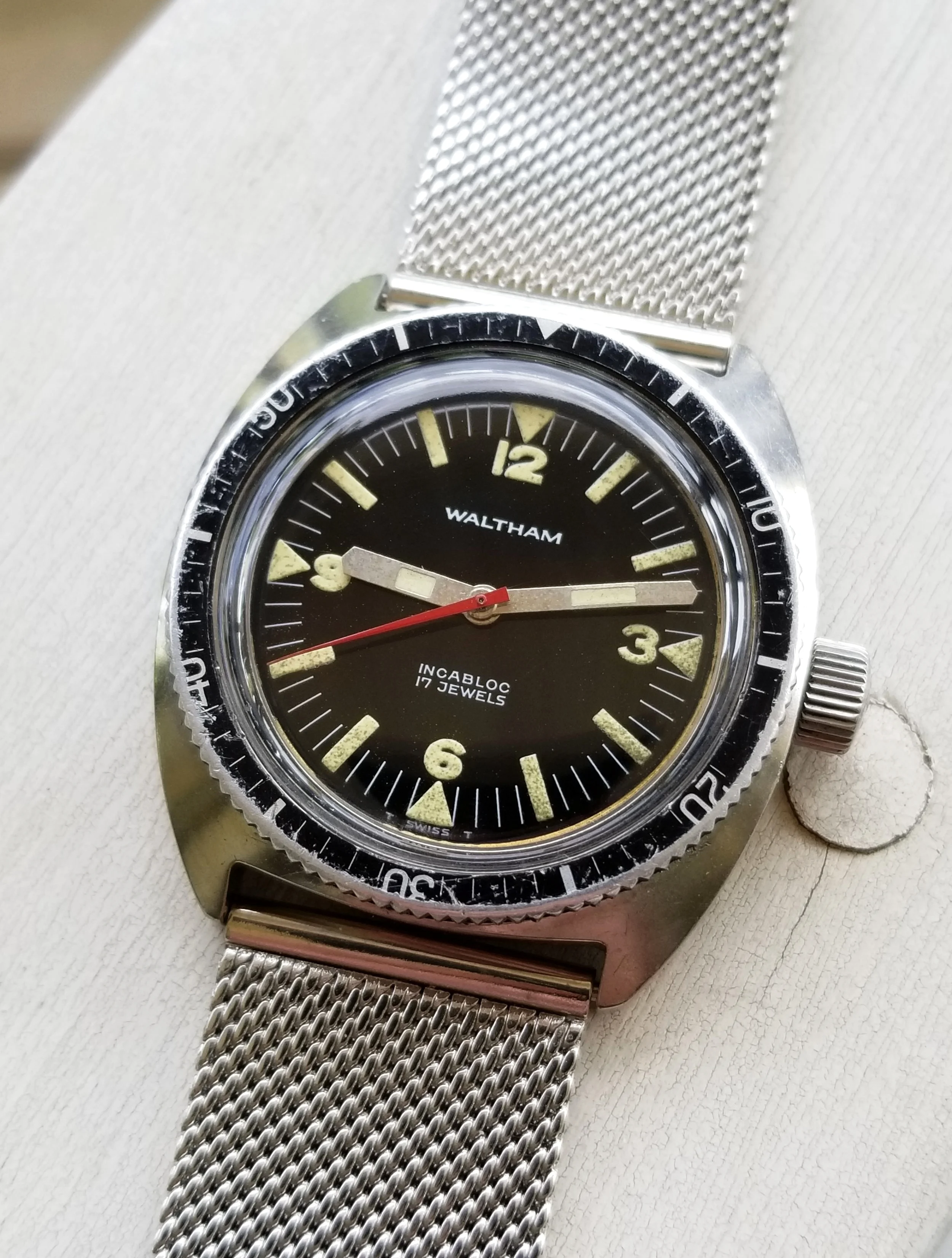 waltham diver watch