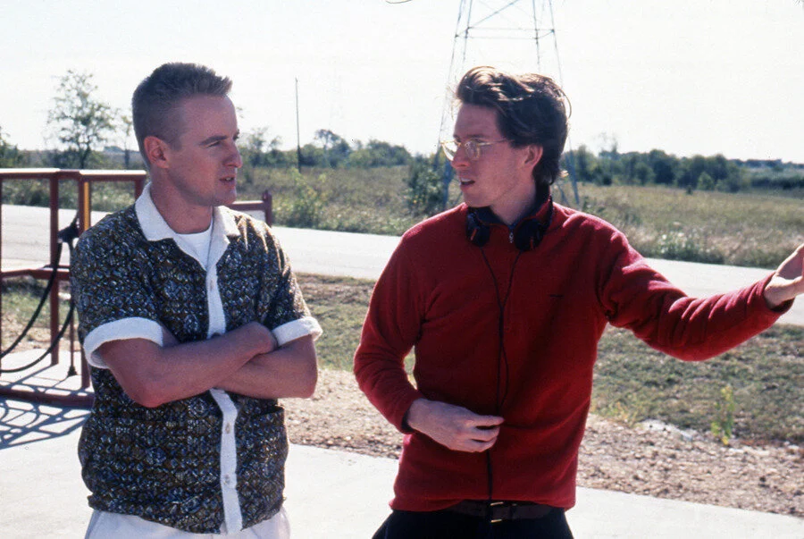 Owen Wilson with Wes Anderson on the set of Bottle Rocket , Produced by Polly Platt (1995)
