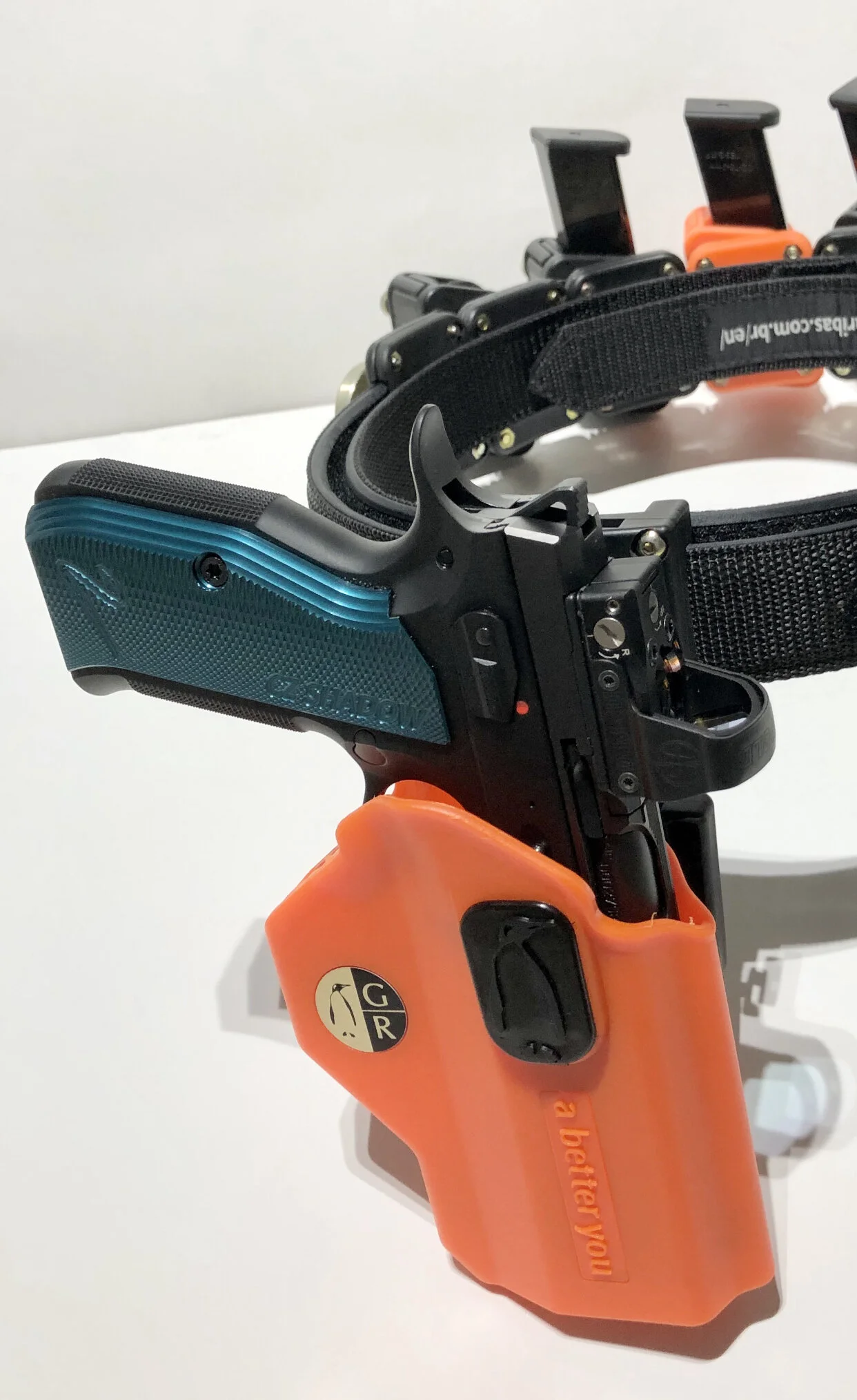 Neo Gr Universal Closed Holster A Hits Inc