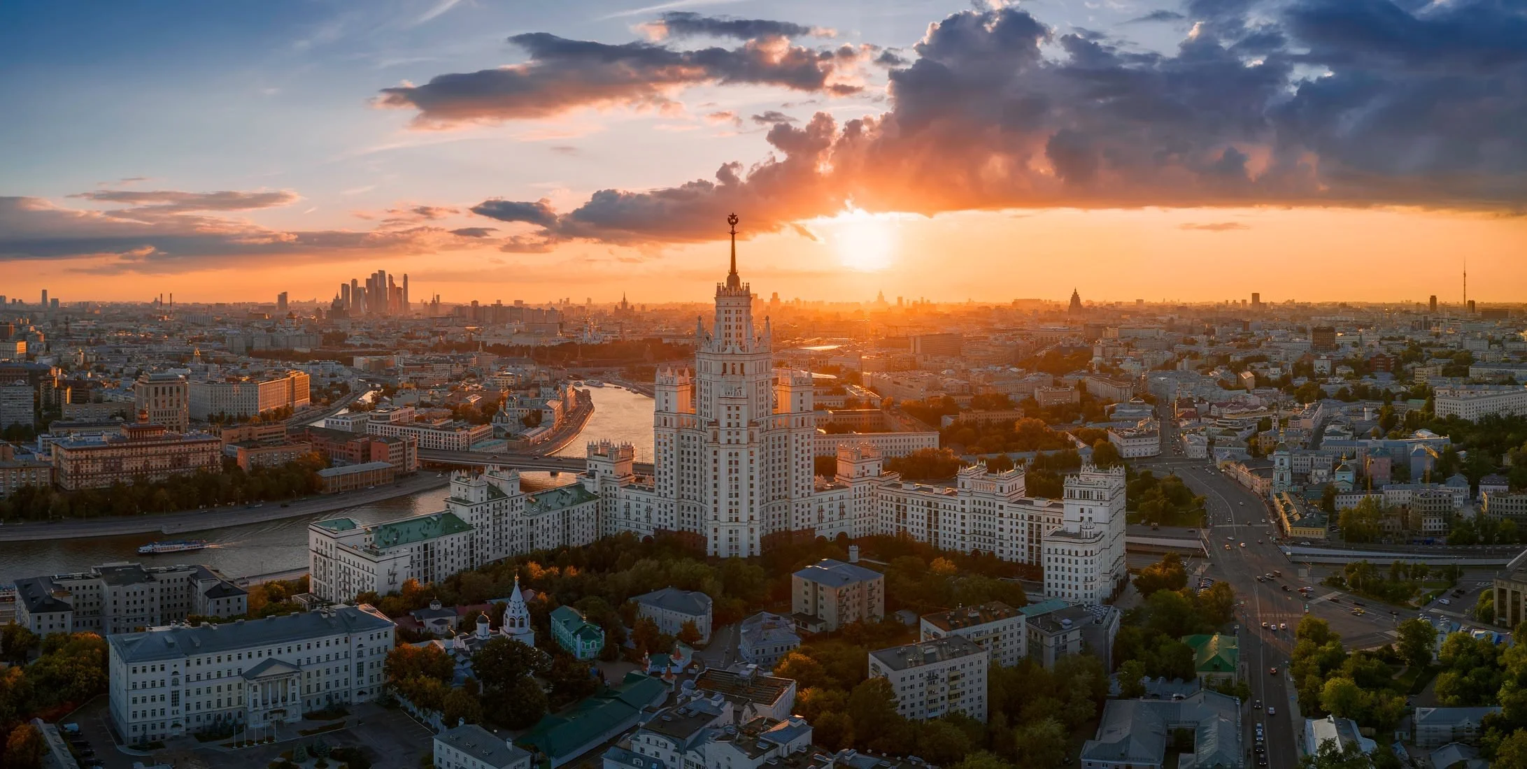 сегодня восход солнца в москве