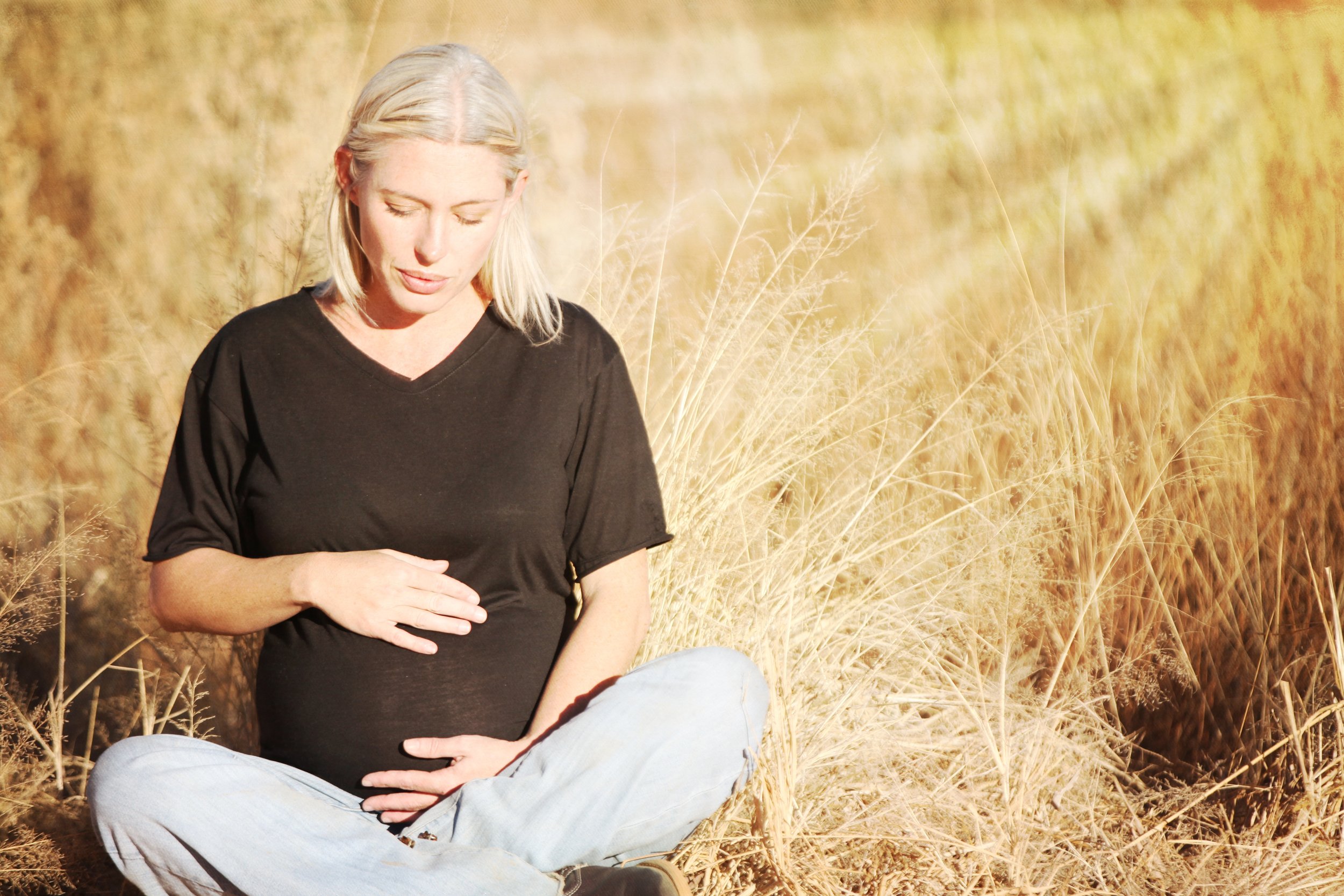 field-grass-mom-34773.jpg