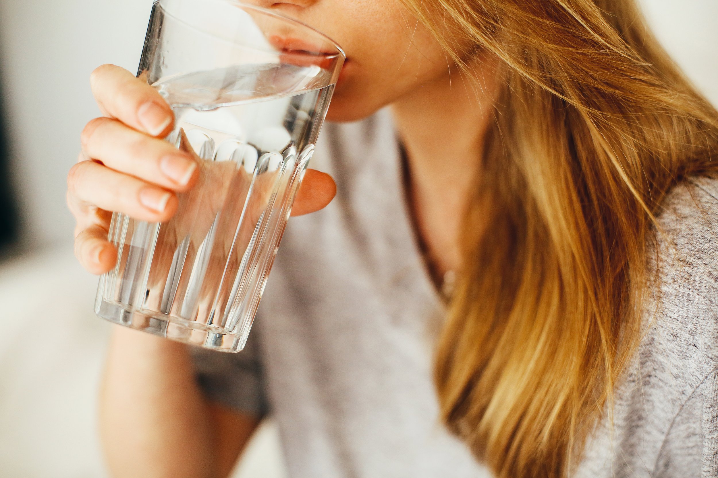 Drink-drinking-female-1458671.jpg