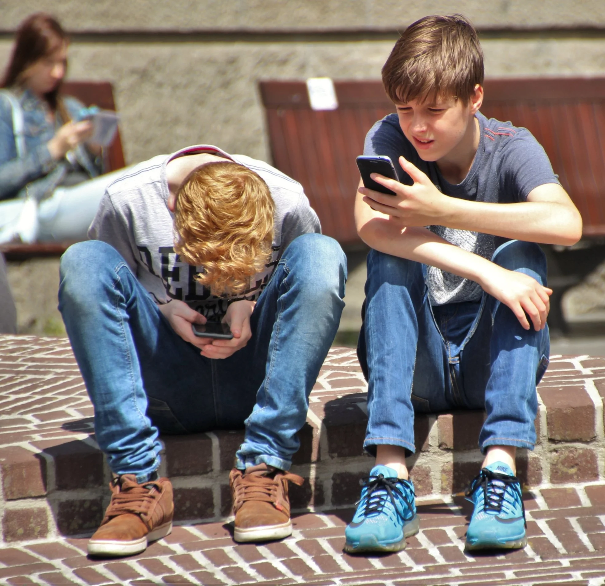 boys-cellphones-children-159395.jpg