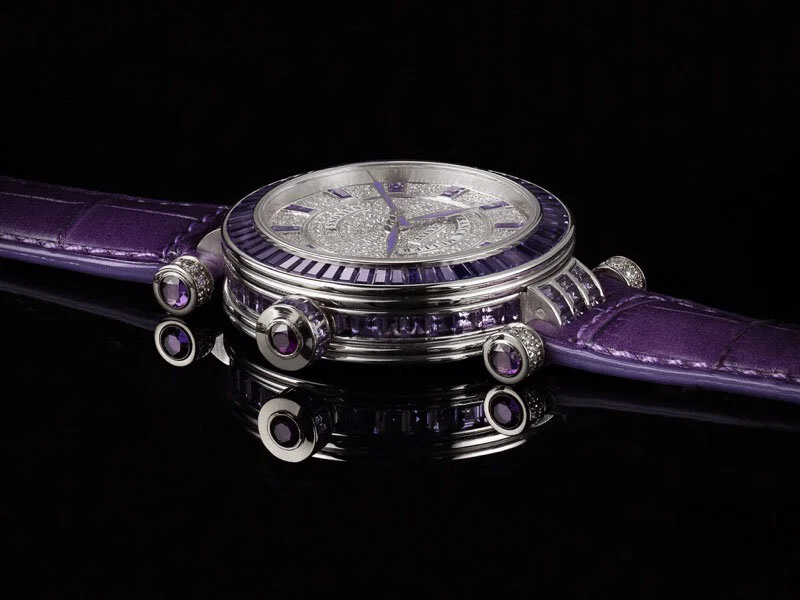 0-Round-Lady-06.jpg