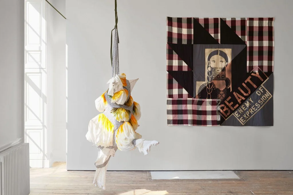 2015_StuartShaveModernArt_SCHNIT