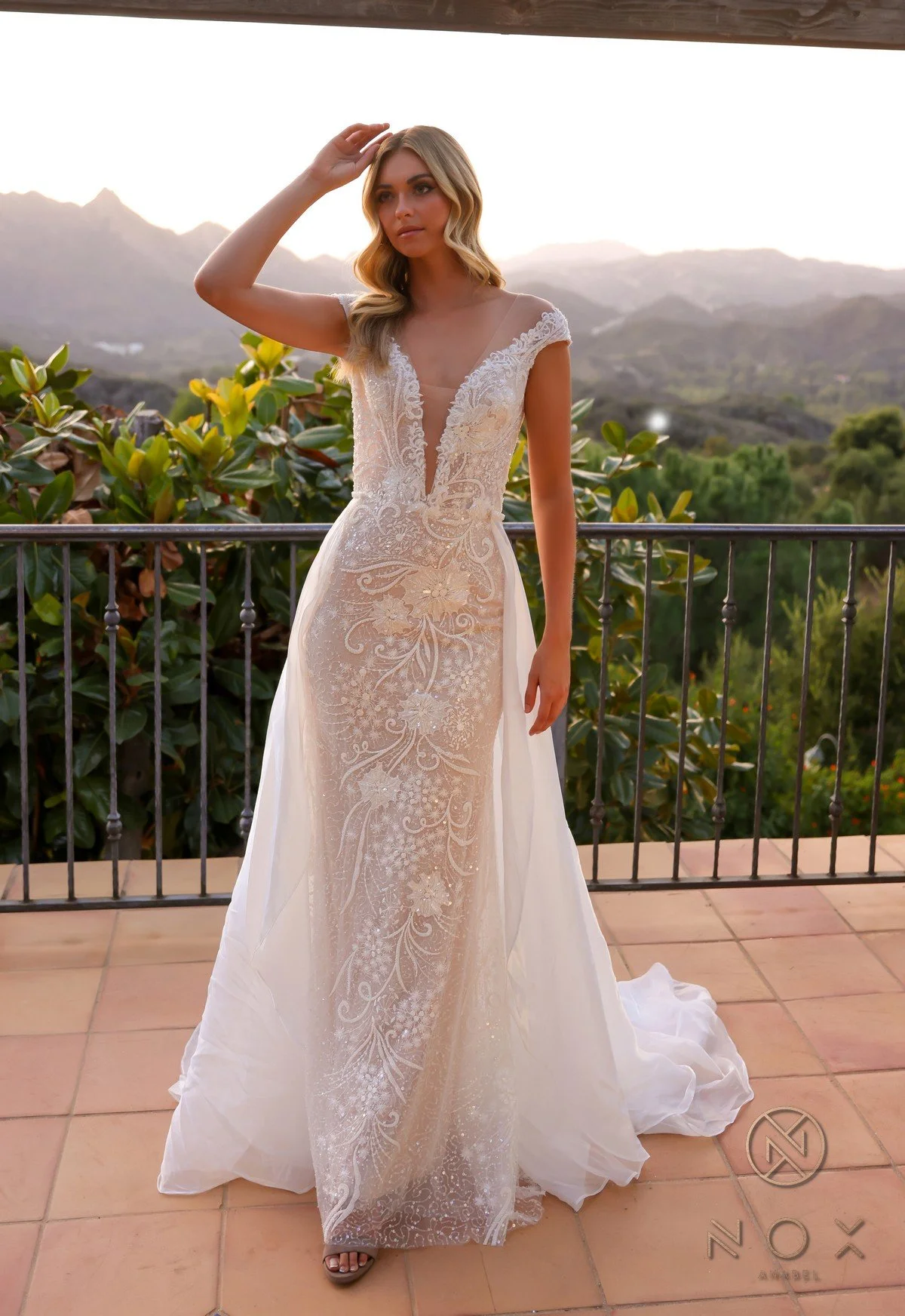 パーティードレス Nude Lace Embroidered Dress NX_je995l-wedding-dress-3.jpeg