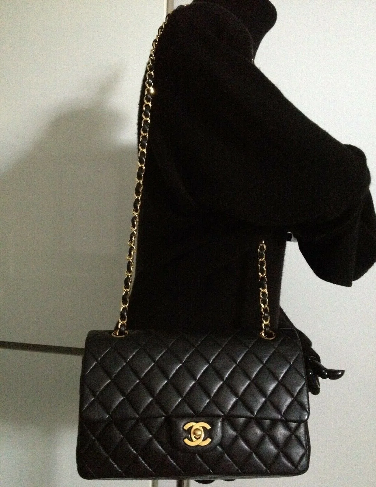 black chanel bag gold chain