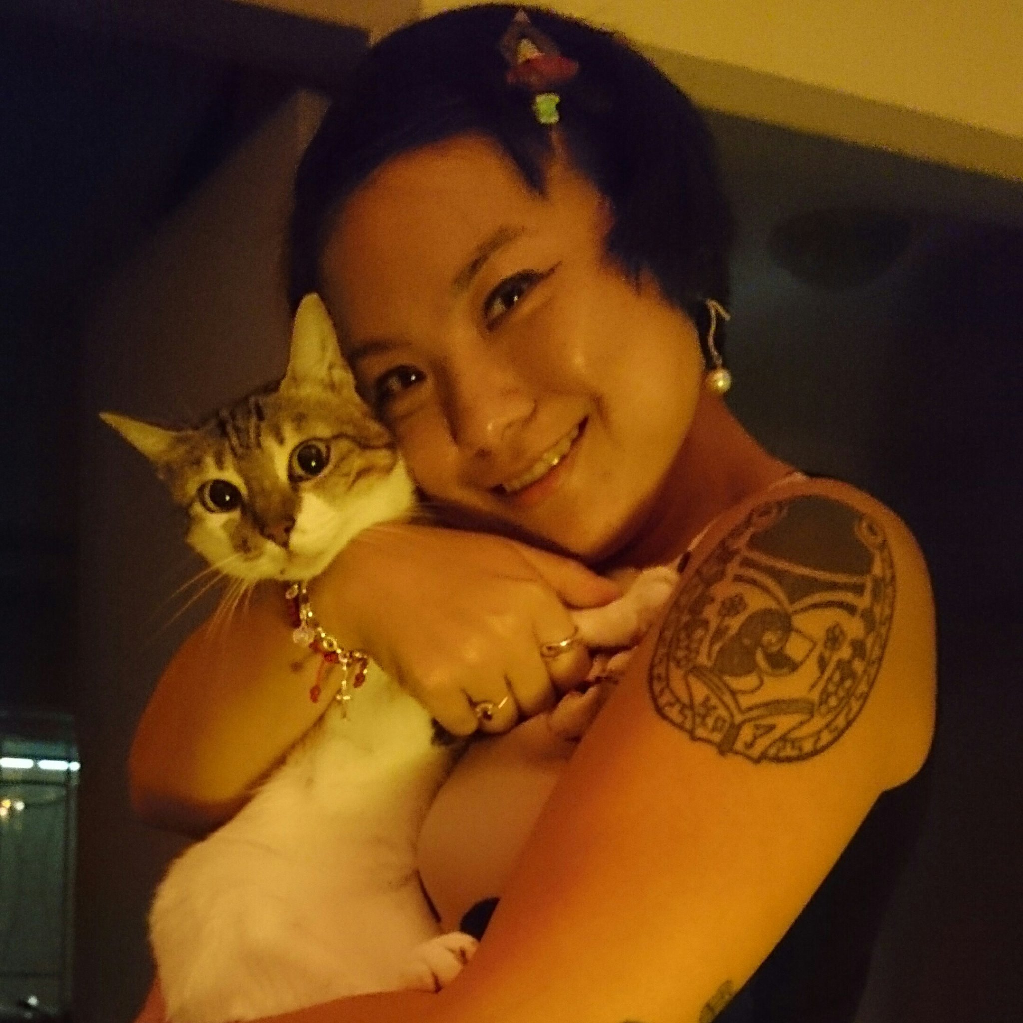 这是杜威和我。&我在迪拜的第一周在街上发现了杜威·朋克酱菜。 