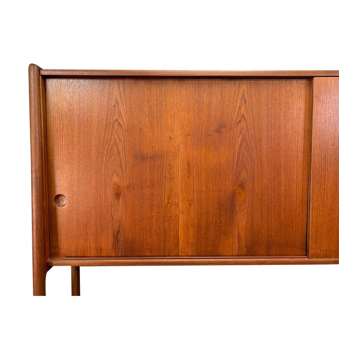 Vintage Danish Mid Century Modern Teak Two Tiers Credenza Ry20 By