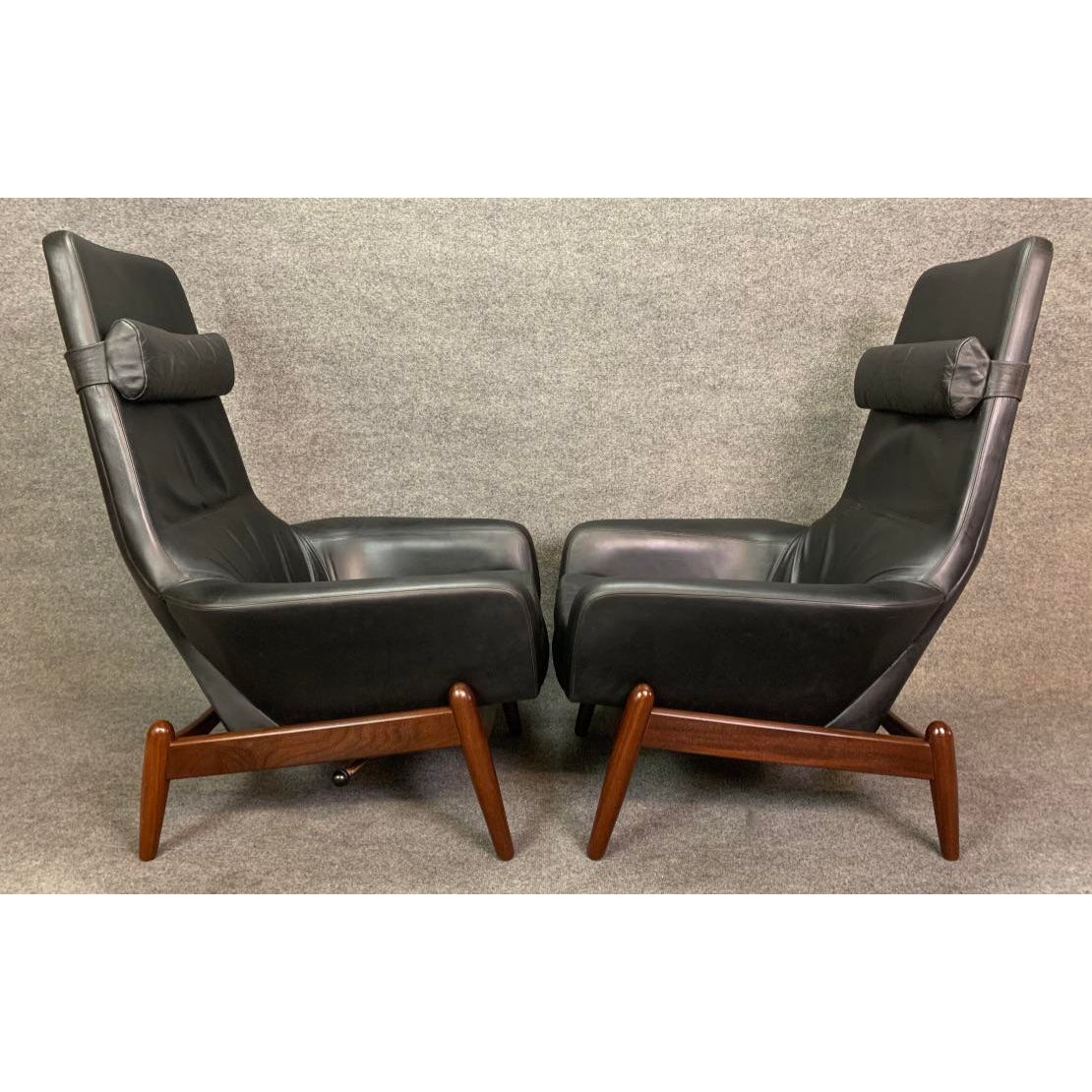 Pair Of Vintage Danish Mid Century Modern Recliners Lounge Chairs Ottomans Model Pd30 In Afromasia And Leather By