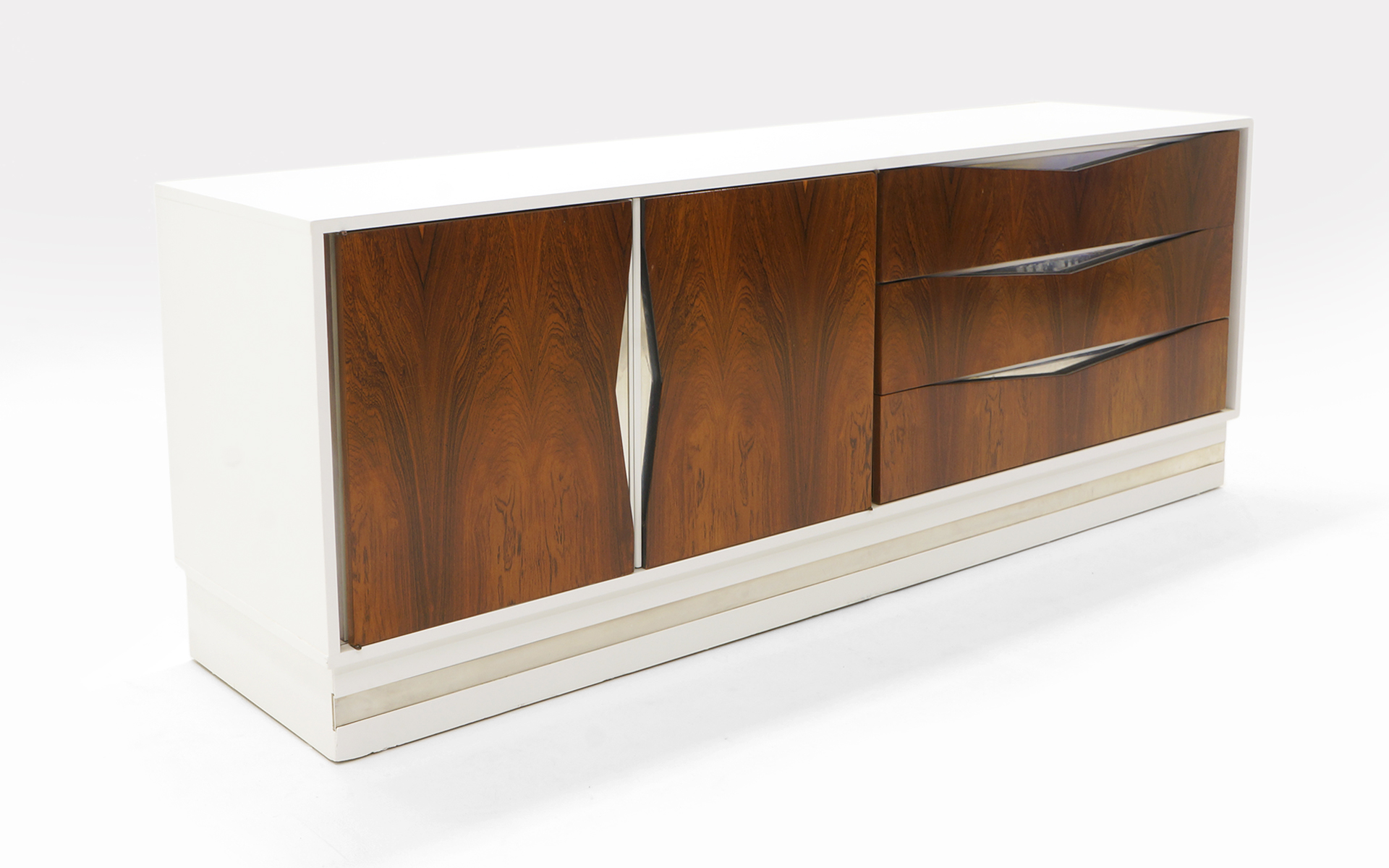 Six Drawer Dresser White Case With Rosewood Fronts And Chrome