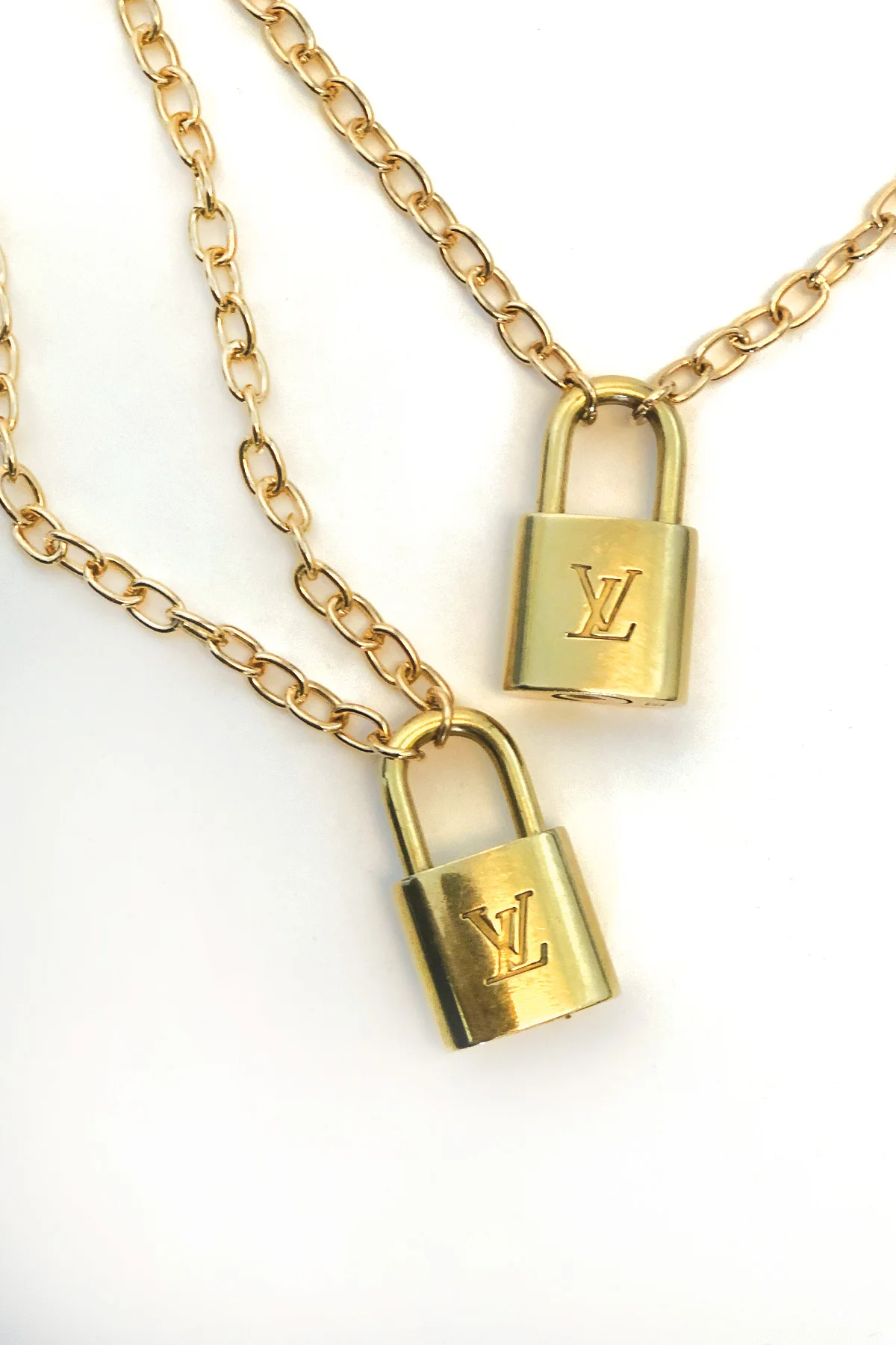 chains with locks