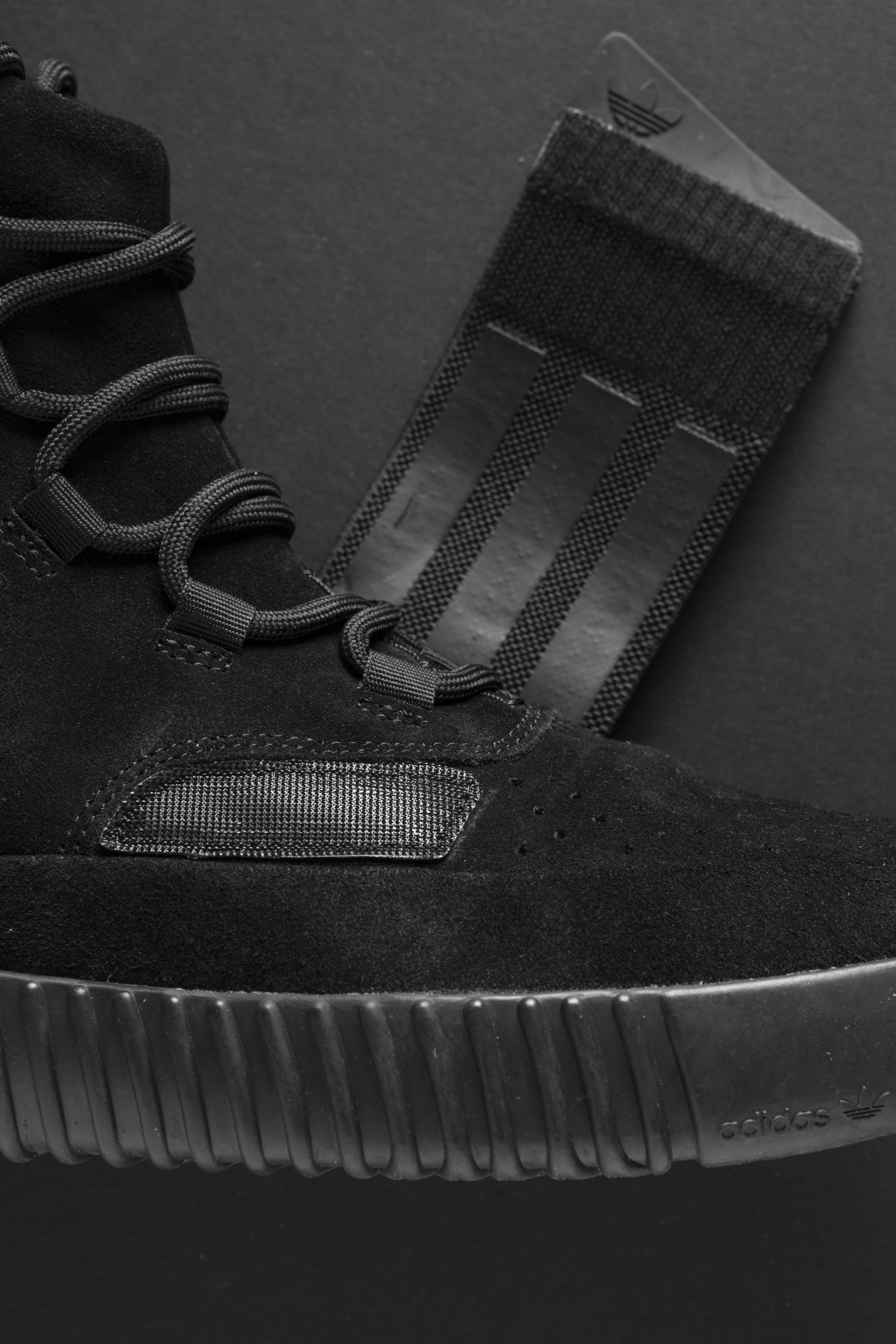 yeezy 750 black
