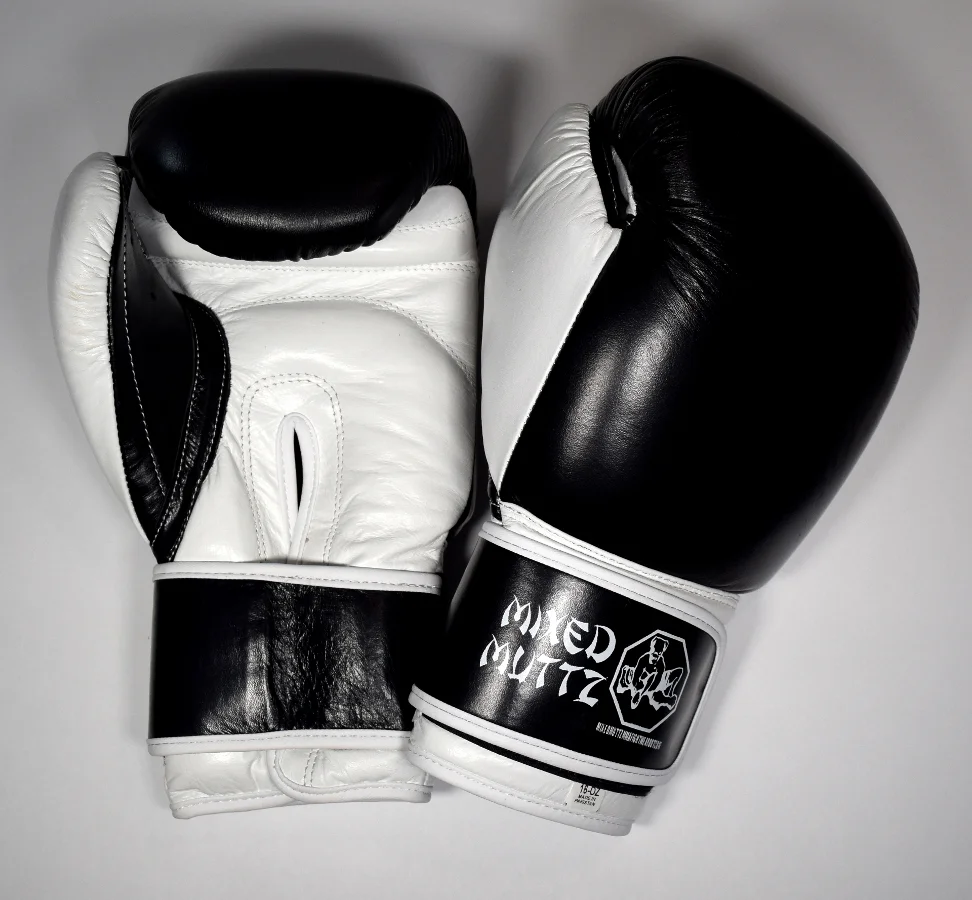 logo boxing gloves
