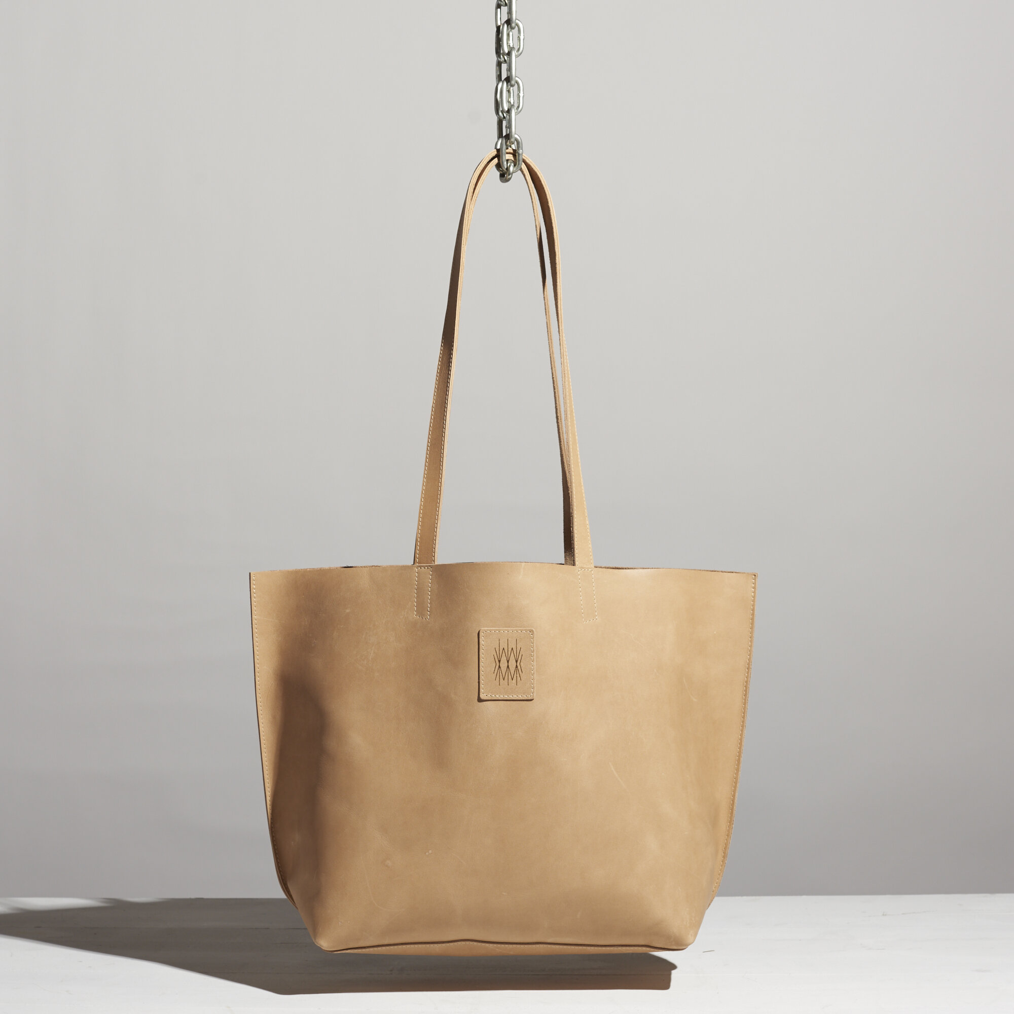 Twin Engine Coffee Leather Tote in Brown