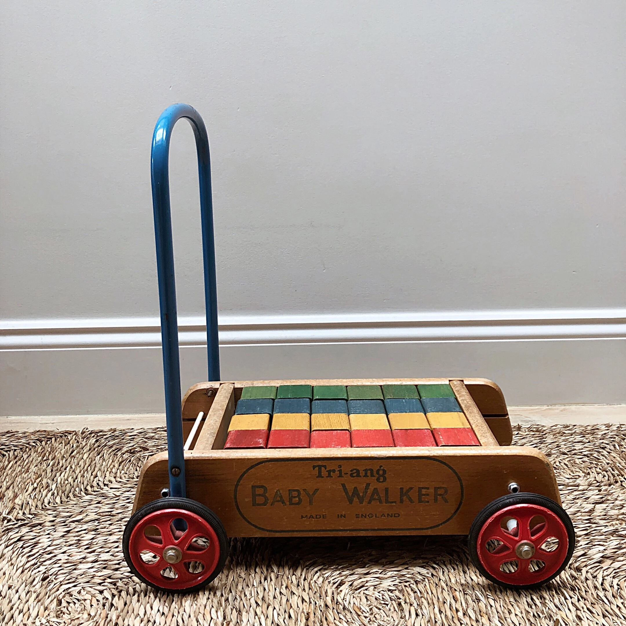 triang baby walker