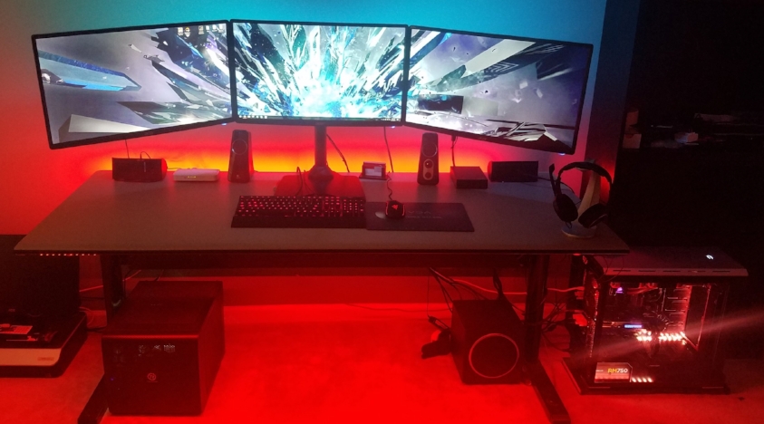 Triple-Monitor工作站台
