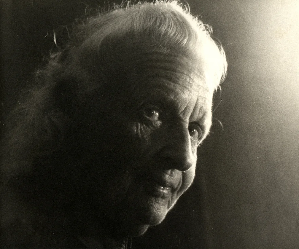 PPPhoto_PortraitCU_SEPIALowRes.jpg
