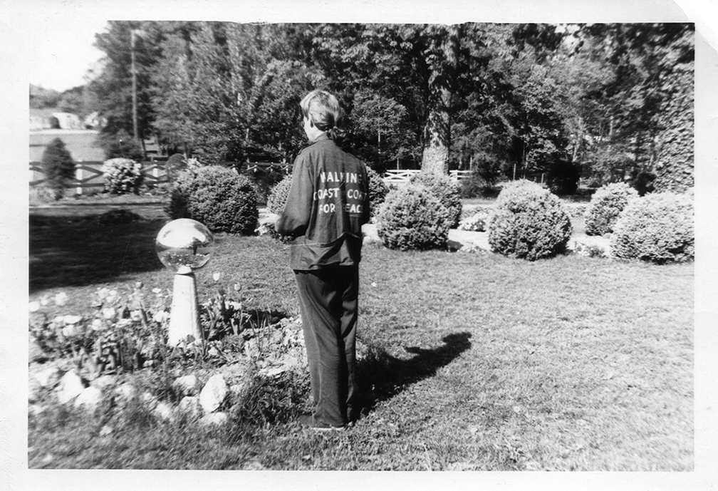 PPphotos_PP w garden globeLowRes.jpg